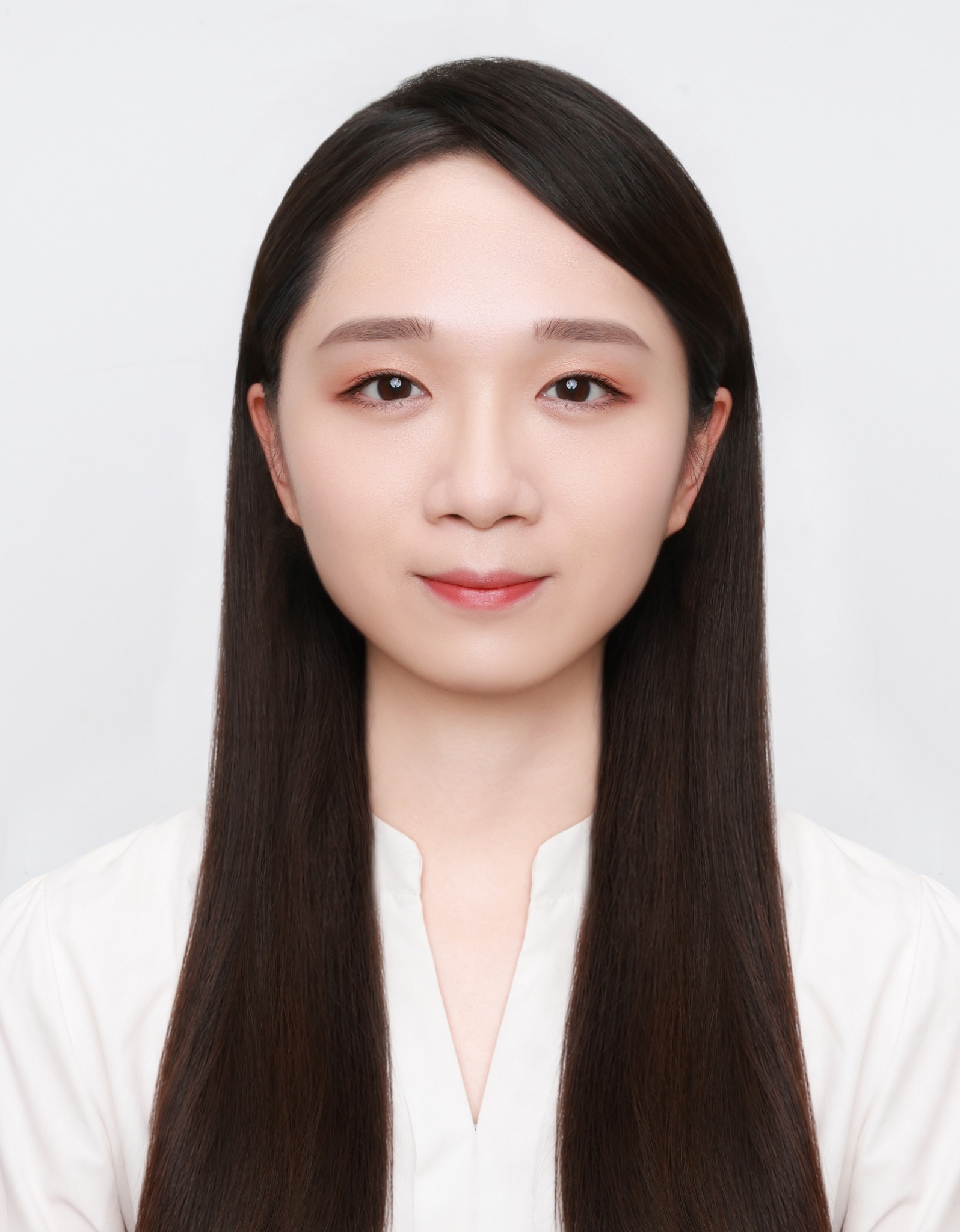 第二組修妝髮完成後的證件照